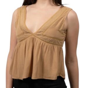 Melrose Place Tops Tan – Stylish and Versatile Design